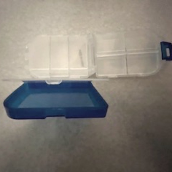 NEW Vitamin Pill Organizer Travel Case Multiple Compartments NEW - Picture 1 of 5